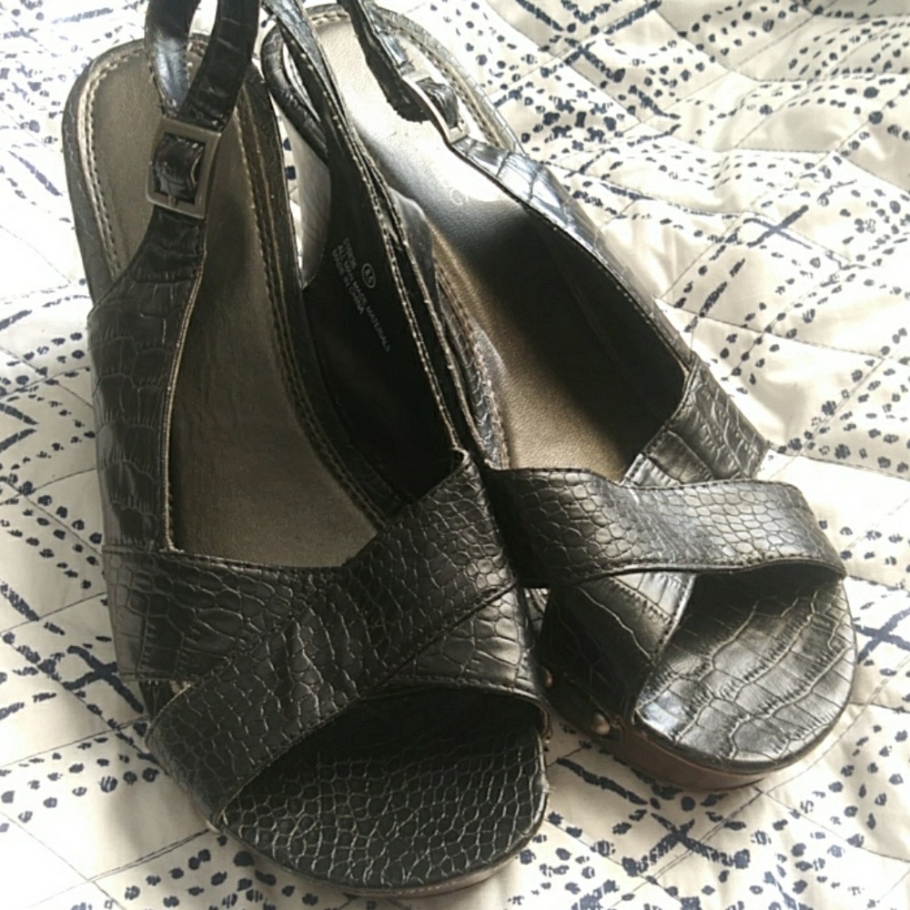 Faux Snakeskin & Wood Strappy Wedge Heels - Picture 3 of 4